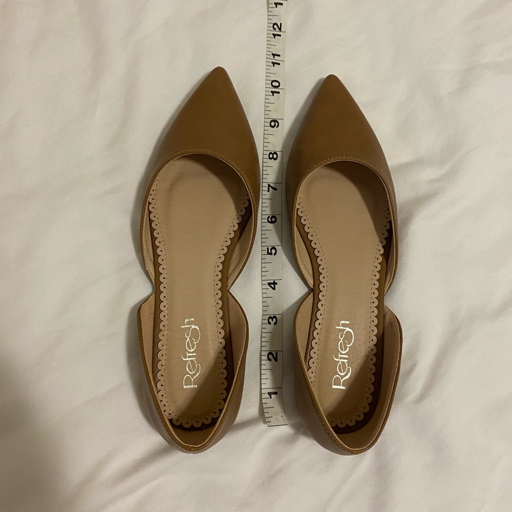 Refresh Tan Pointed Toe Flats Size 7.5 - Picture 7 of 10
